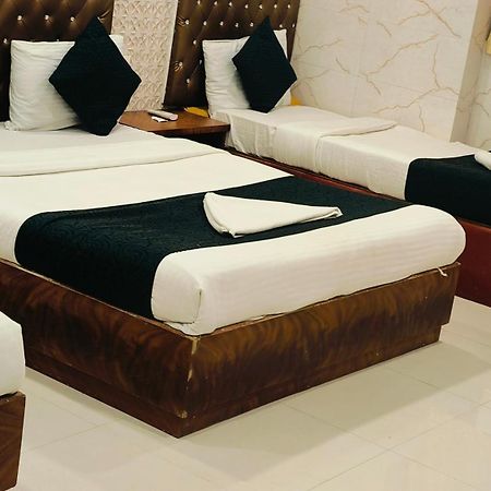 Hotel Golden Hayyath Inn Mumbai Exteriör bild
