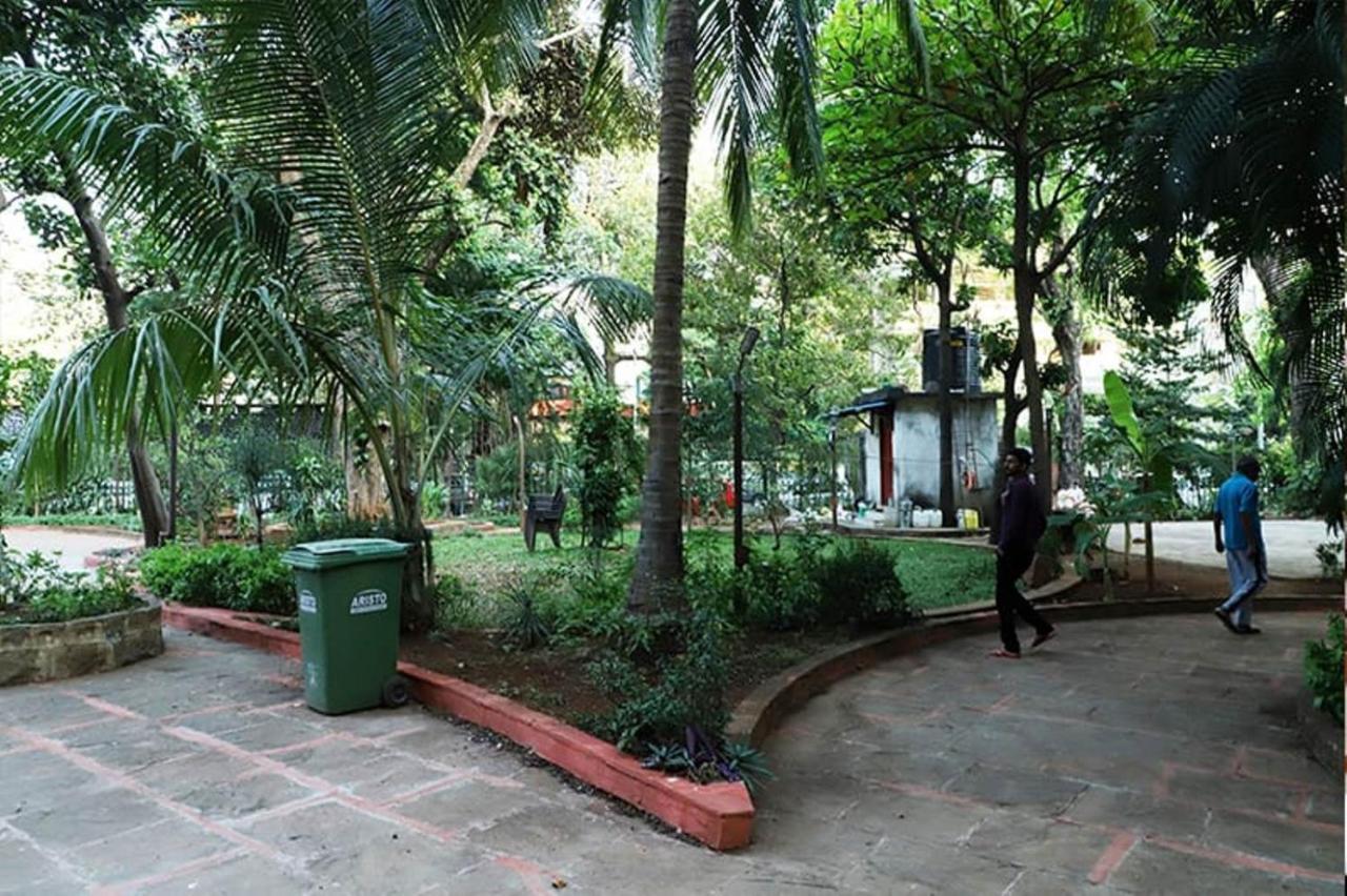 Hotel Golden Hayyath Inn Mumbai Exteriör bild